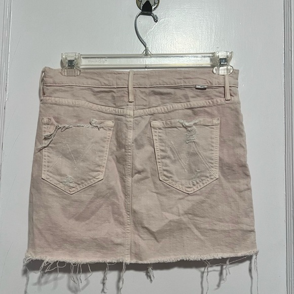 MOTHER Superior The Vagabond
Mini Fray Skirt in Soft Pink Size 27 $198 - Picture 5 of 7